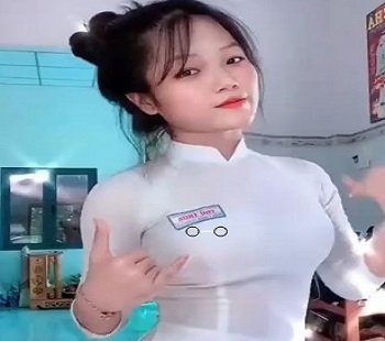kimheezk sex Em ngoan banh lồn cho anh địt